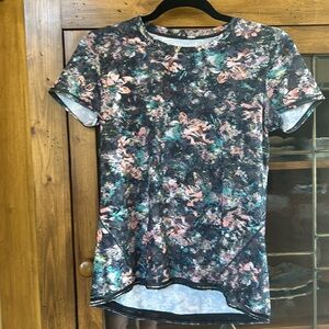 Lululemon size 6 top